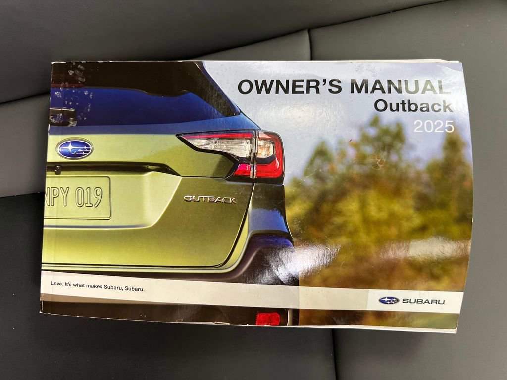 Used 2025 Subaru Outback Onyx Edition AWD/4WD image 27