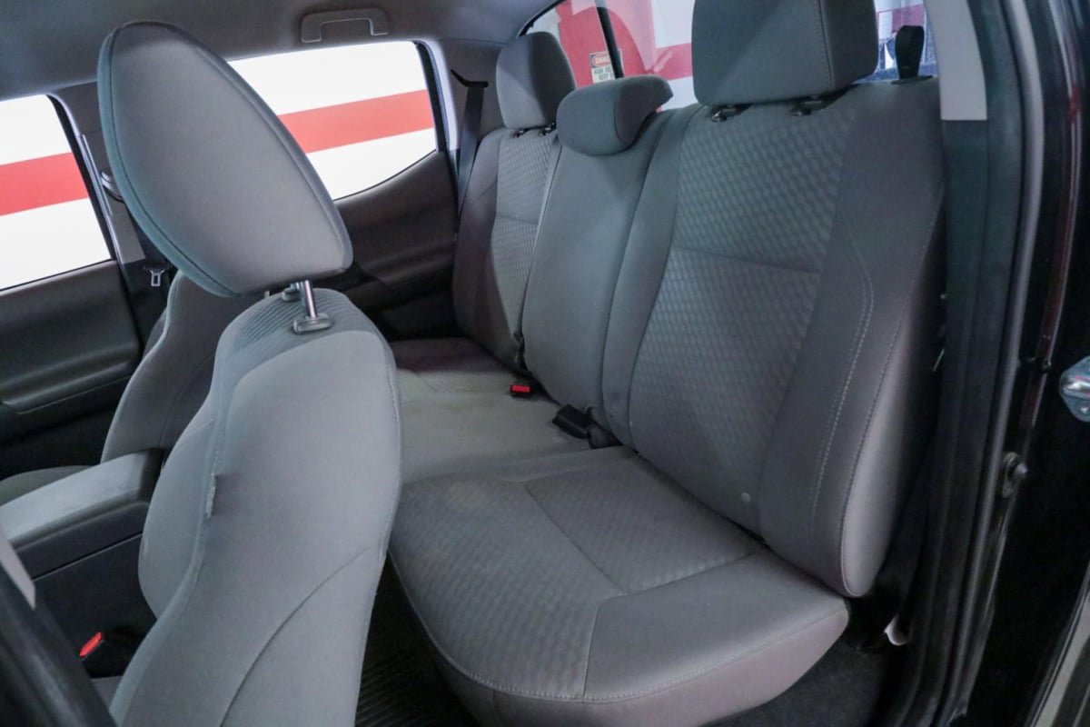 Used 2022 Toyota Tacoma SR5 RWD image 13