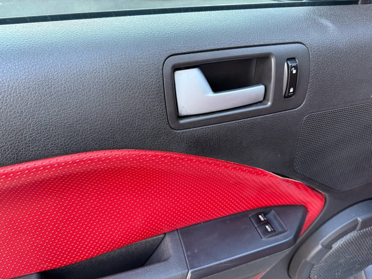 Used 2006 Ford Mustang GT Premium RWD image 41