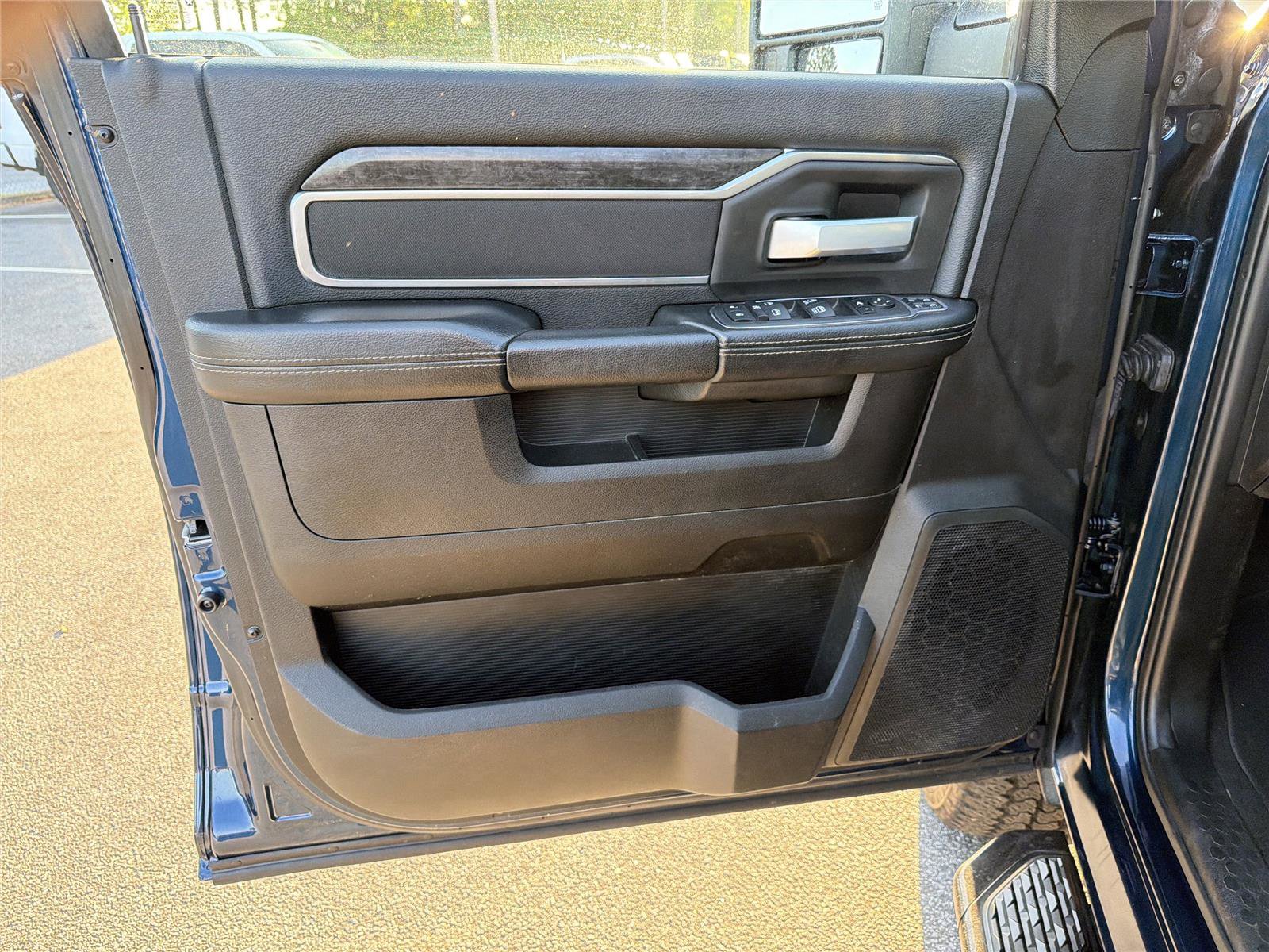 Used 2024 RAM 2500 Big Horn w/ Night Edition image 10
