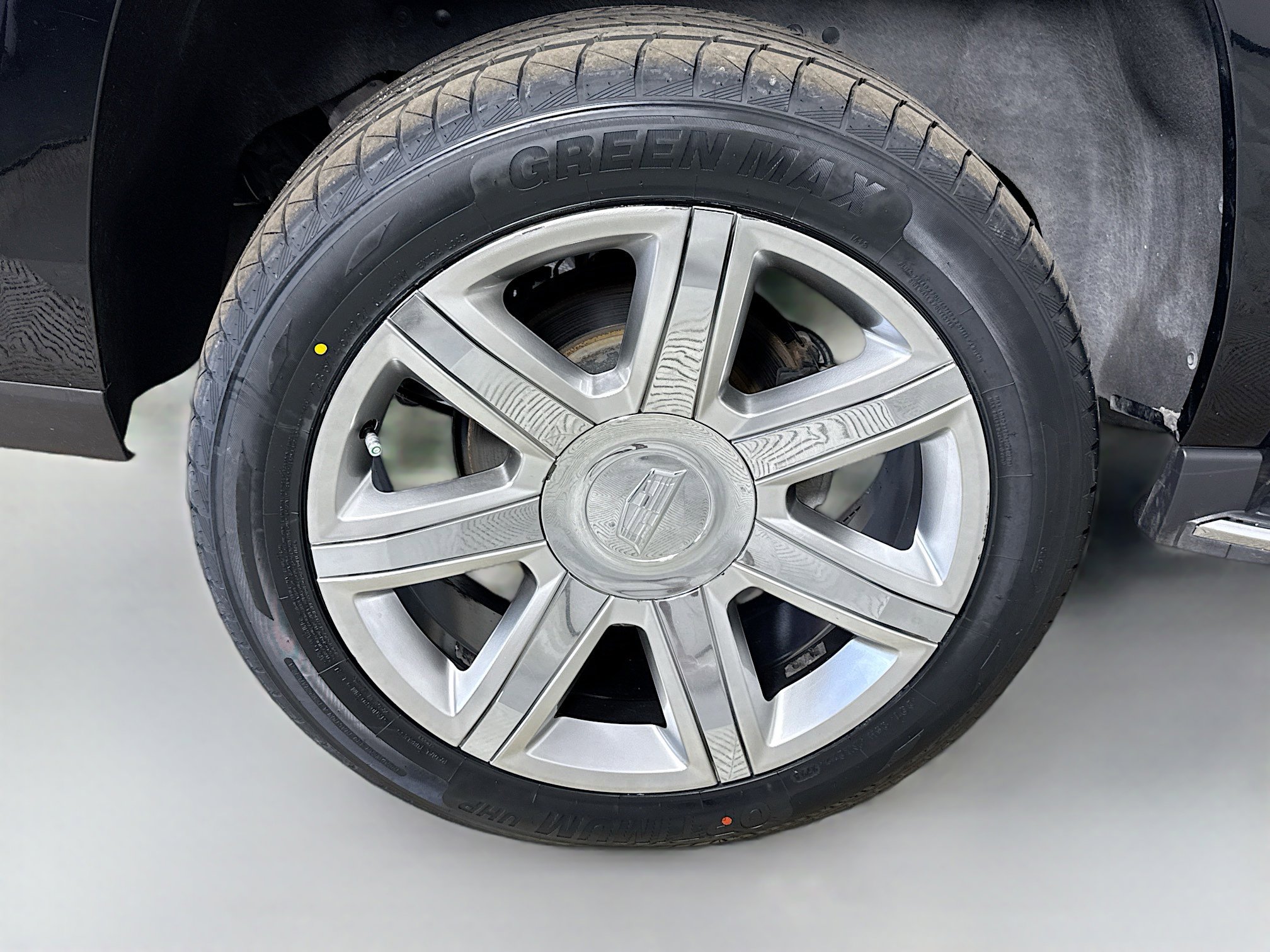 Used 2019 Cadillac Escalade ESV Luxury image 32