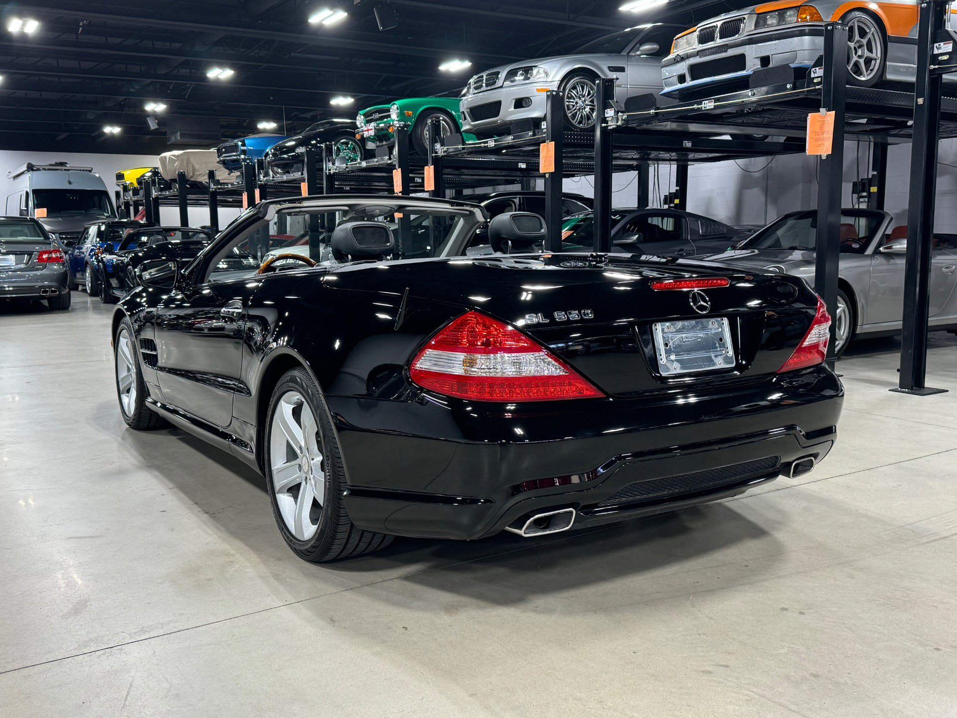 Used 2009 Mercedes-Benz SL 550 image 4