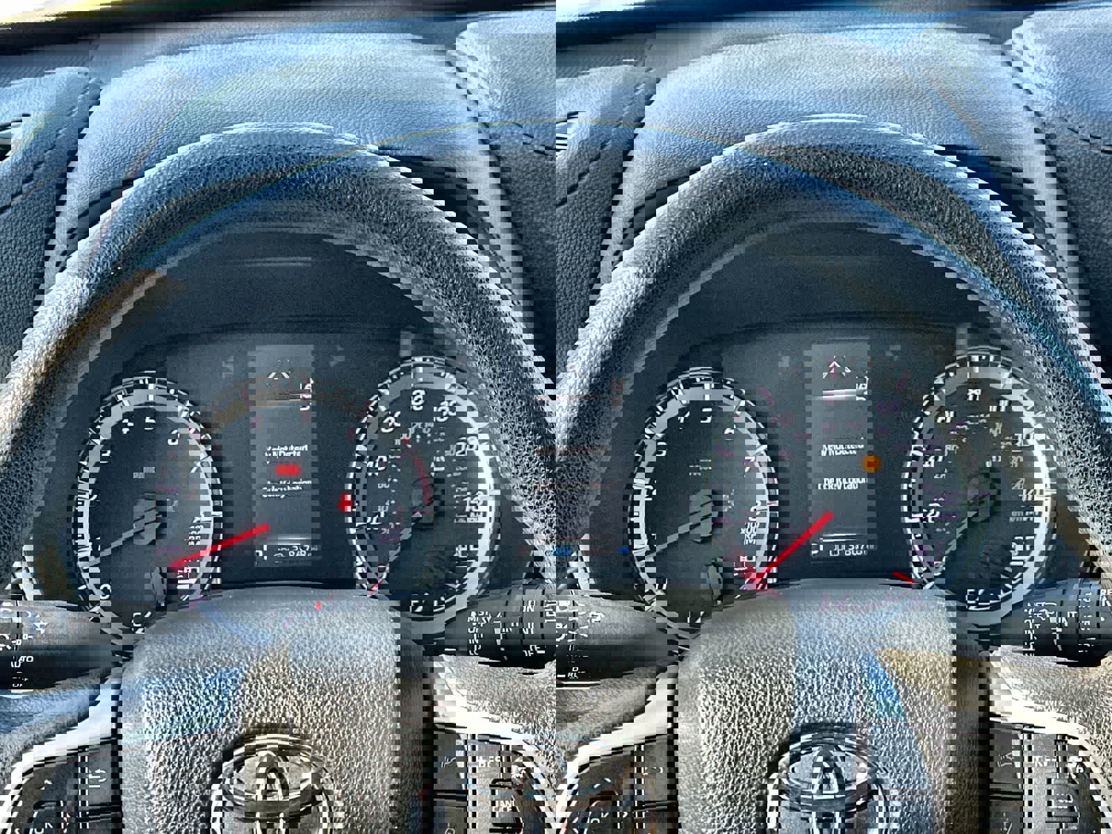 Used 2022 Toyota Highlander L image 24