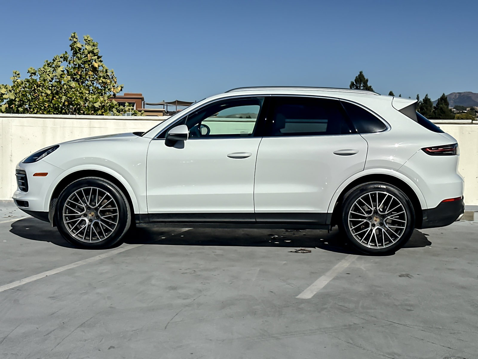 Certified 2023 Porsche Cayenne AWD/4WD image 3