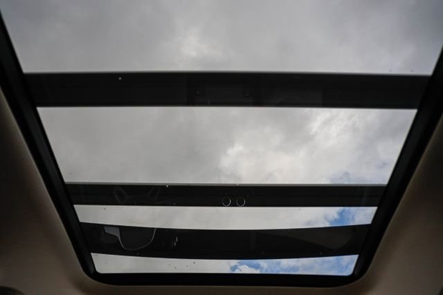 Used 2023 Land Rover Defender 110 S image 16