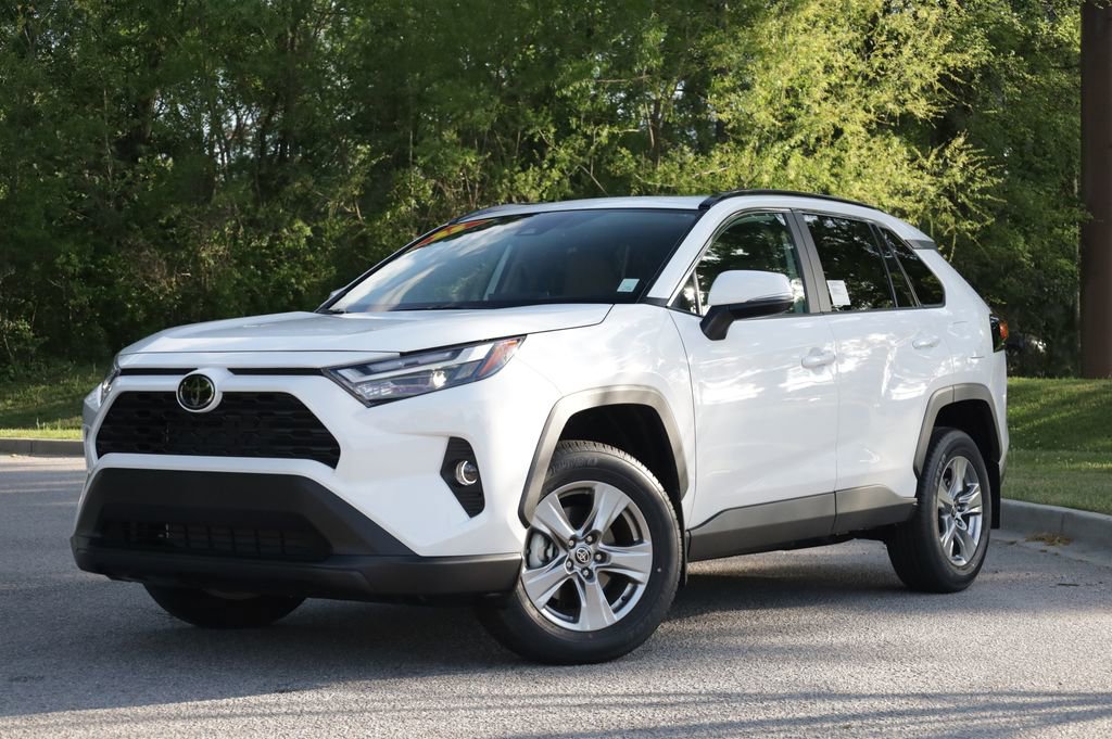 Used 2025 Toyota RAV4 XLE w/ Convenience Package image 1
