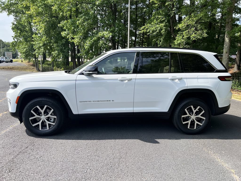 Certified 2025 Jeep Grand Cherokee Limited AWD/4WD image 6