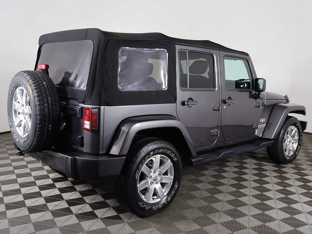 Used 2018 Jeep Wrangler Unlimited Sahara AWD/4WD image 5