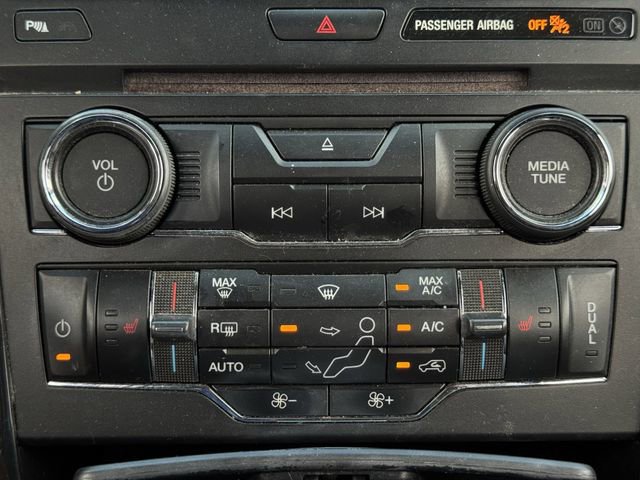 Used 2018 Ford Explorer XLT w/ Equipment Group 202A FWD image 19