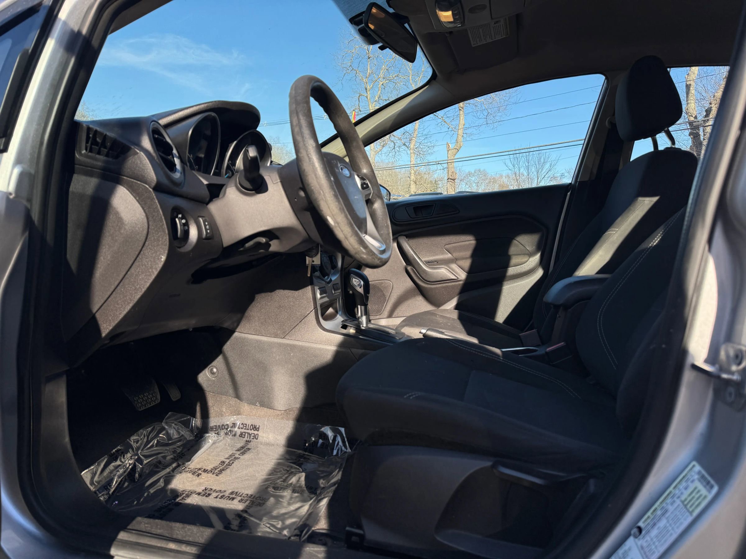 Used 2017 Ford Fiesta SE image 12