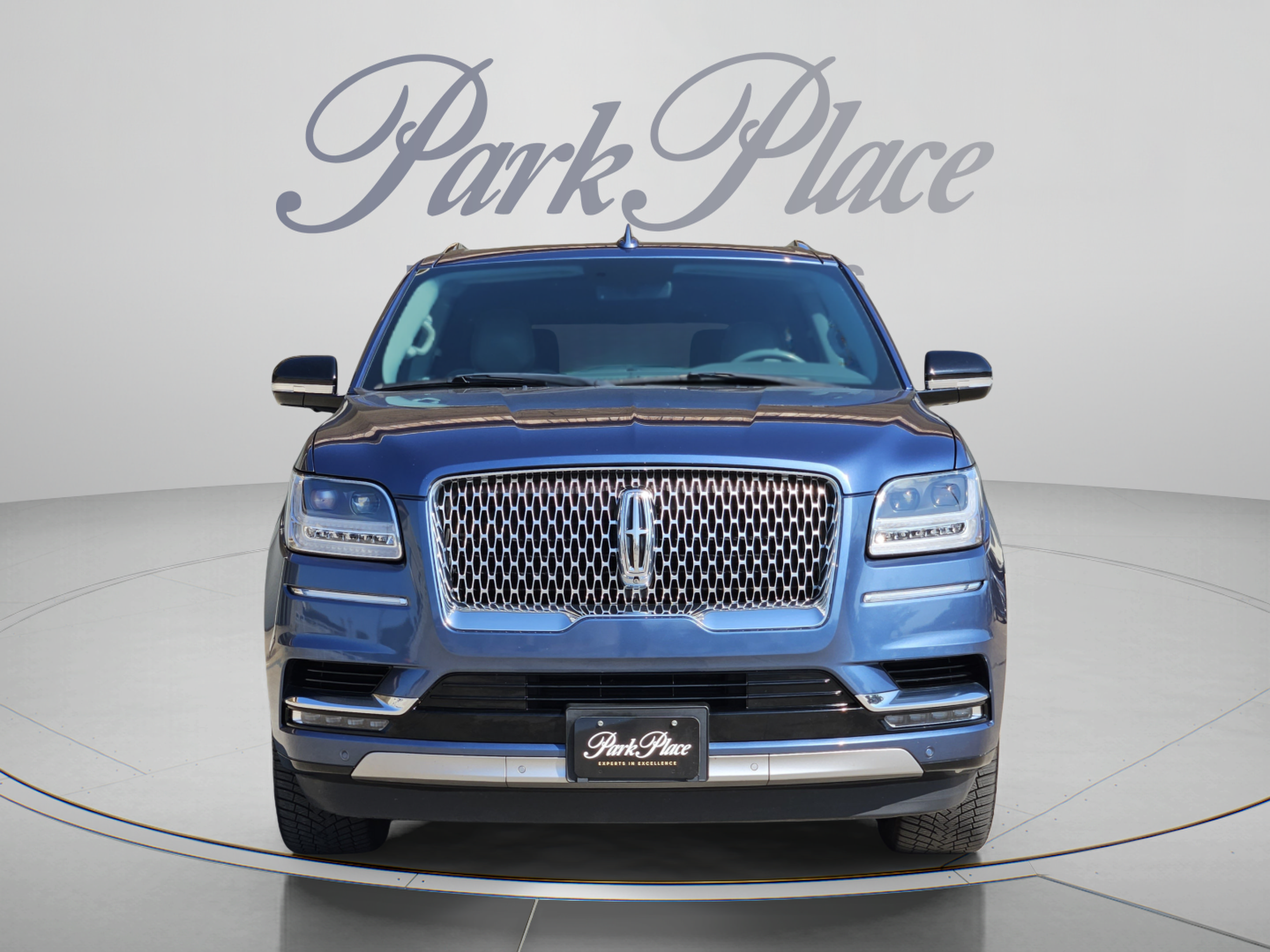 Used 2018 Lincoln Navigator Reserve AWD/4WD image 9