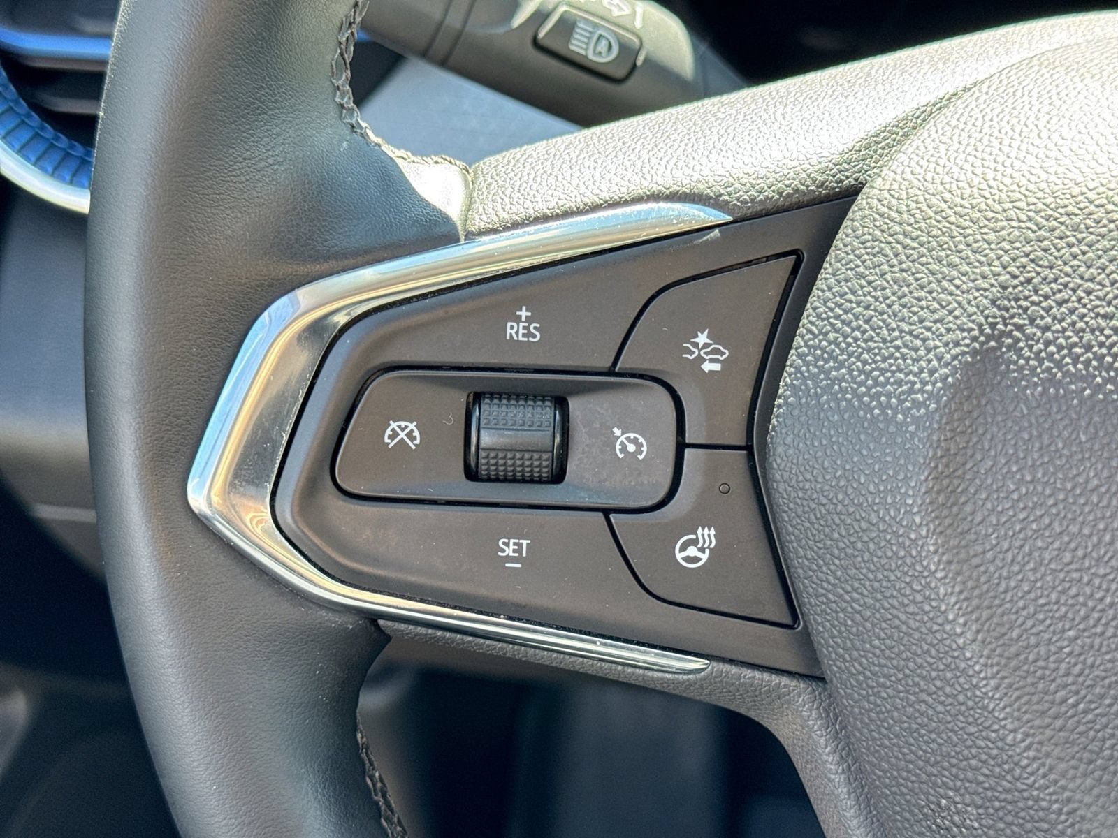 Used 2024 Chevrolet Trax LT w/ Driver Confidence Package FWD image 27