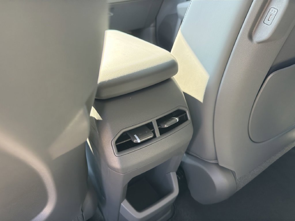 New 2027 Kia EV3 Wind FWD image 24