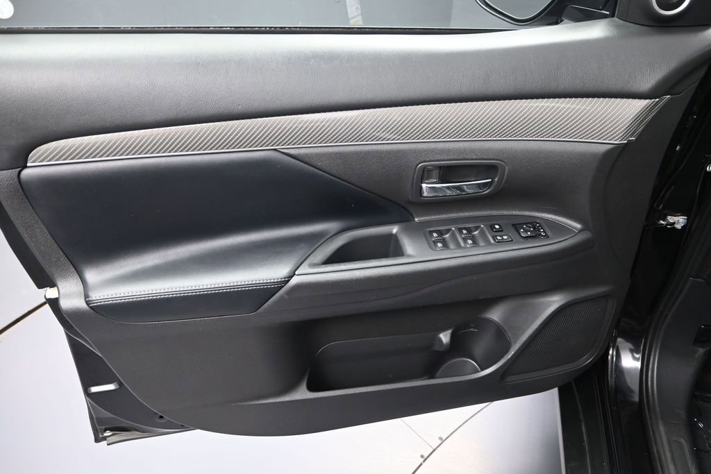 Used 2019 Mitsubishi Outlander GT AWD/4WD image 10