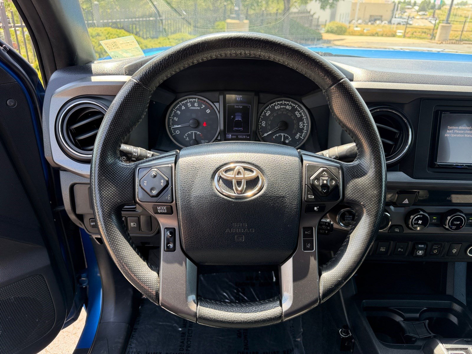 Used 2018 Toyota Tacoma TRD Off-Road w/ Technology Package AWD/4WD image 9