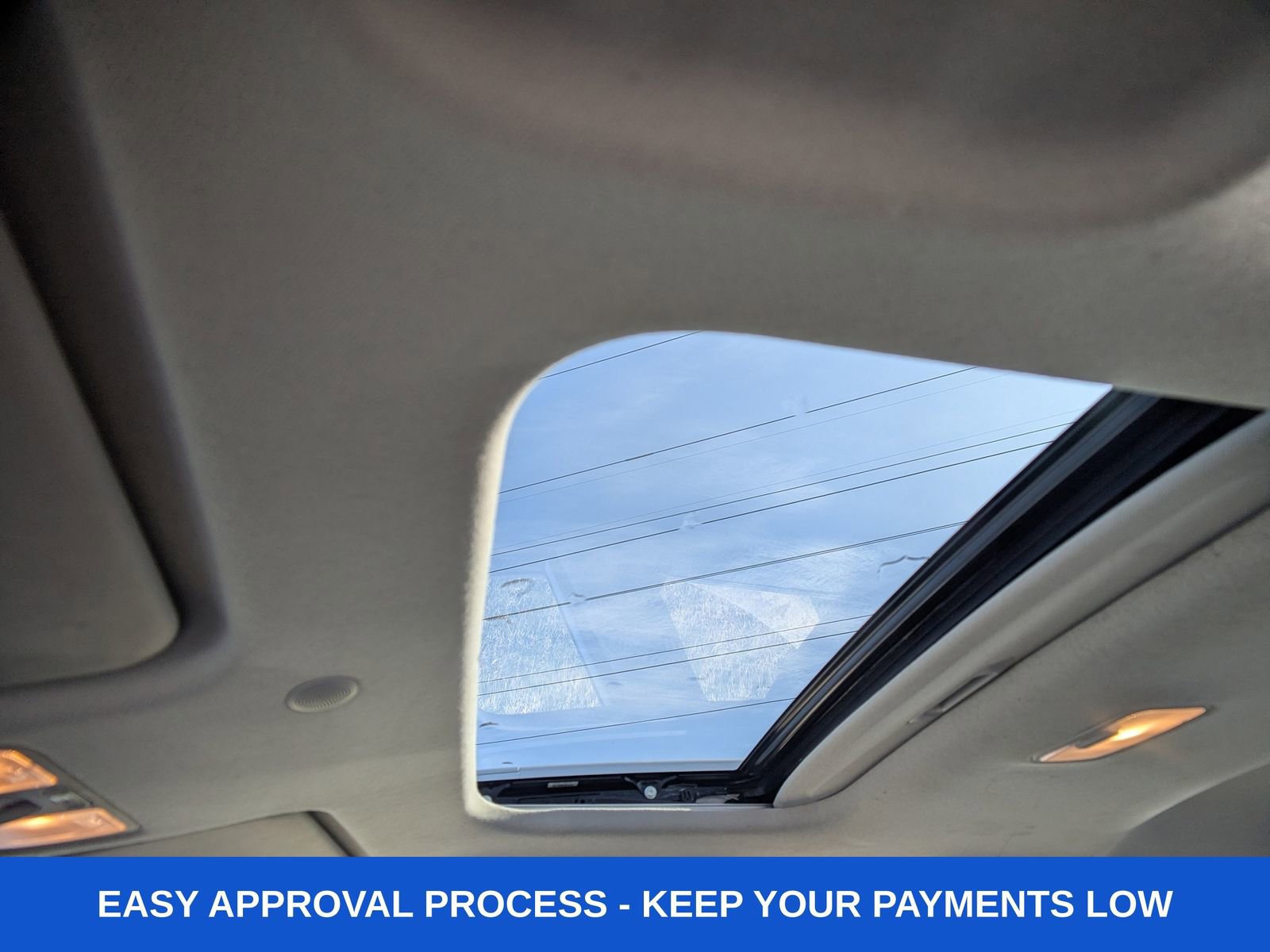 Used 2023 Hyundai Venue SEL w/ Cargo Package image 25