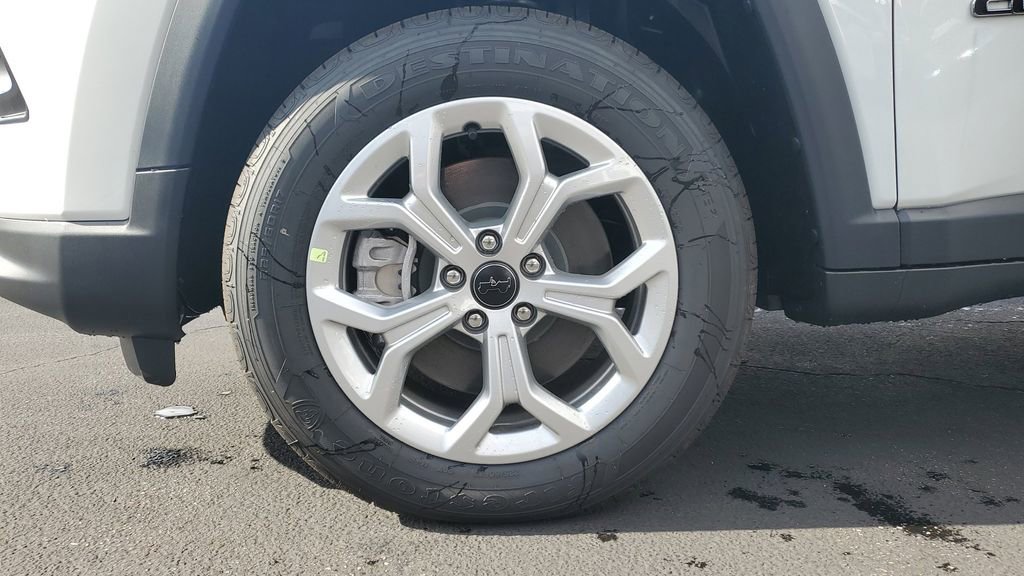 New 2026 Jeep Compass Latitude image 7