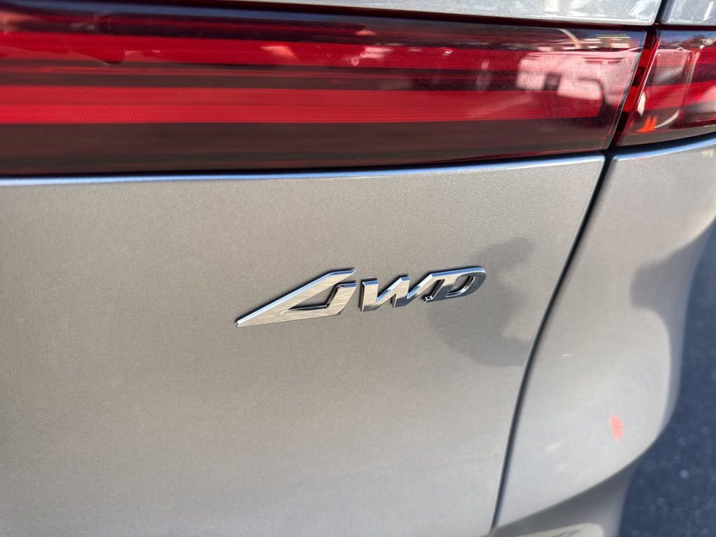 Used 2025 Genesis GV70 2.5T w/ Select Package image 11