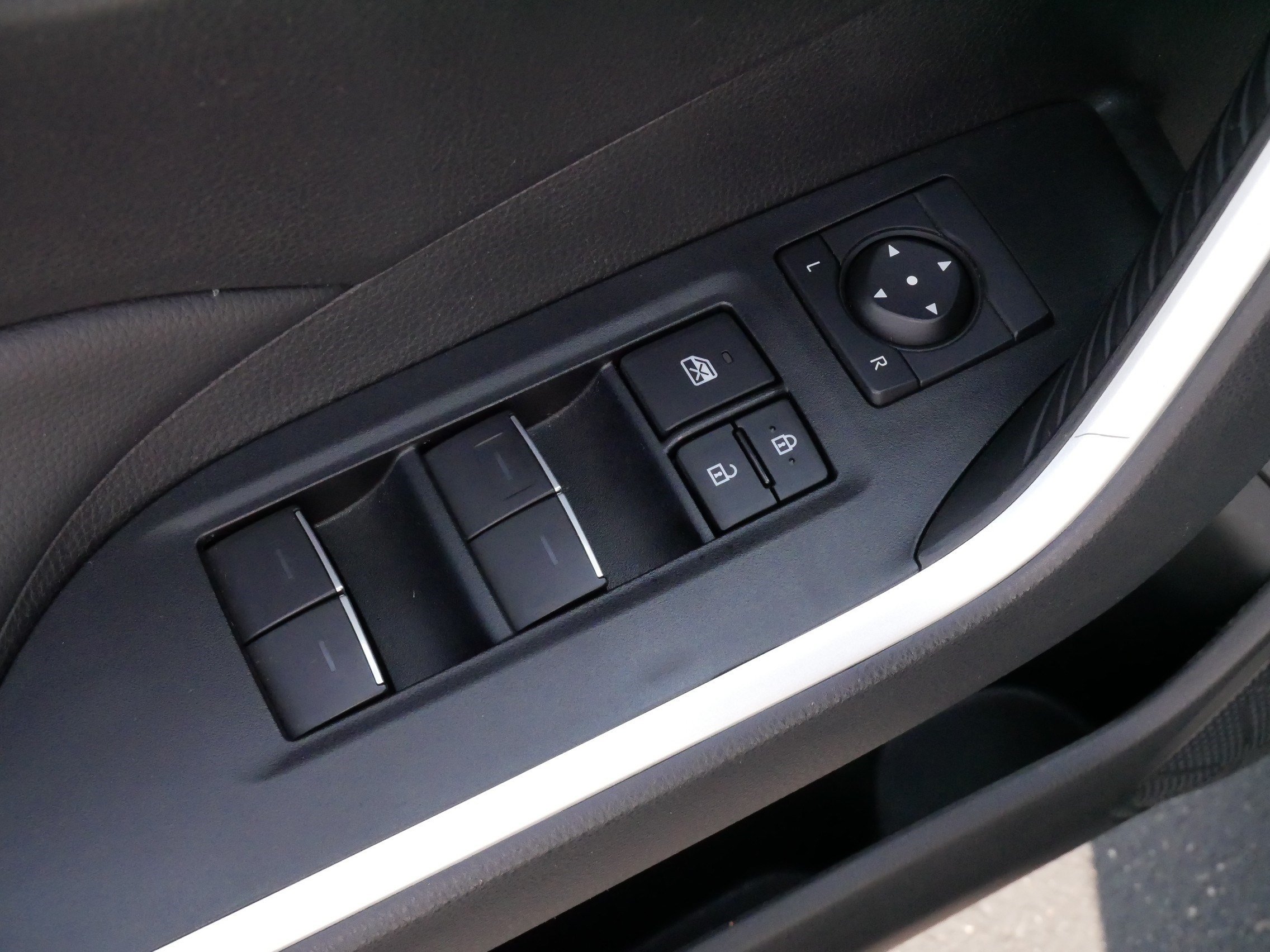 Certified 2025 Toyota RAV4 XLE AWD/4WD image 19