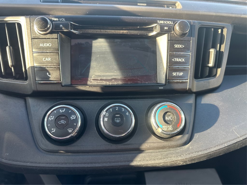 Used 2016 Toyota RAV4 LE AWD/4WD image 32