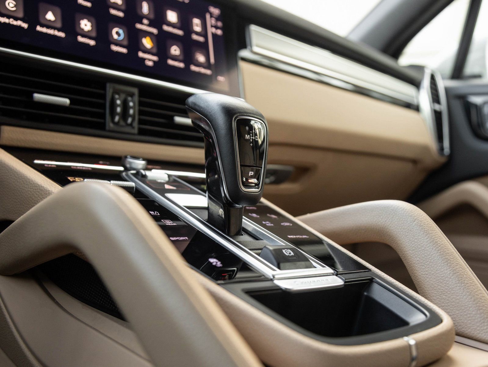 Certified 2023 Porsche Cayenne Platinum Edition AWD/4WD image 27