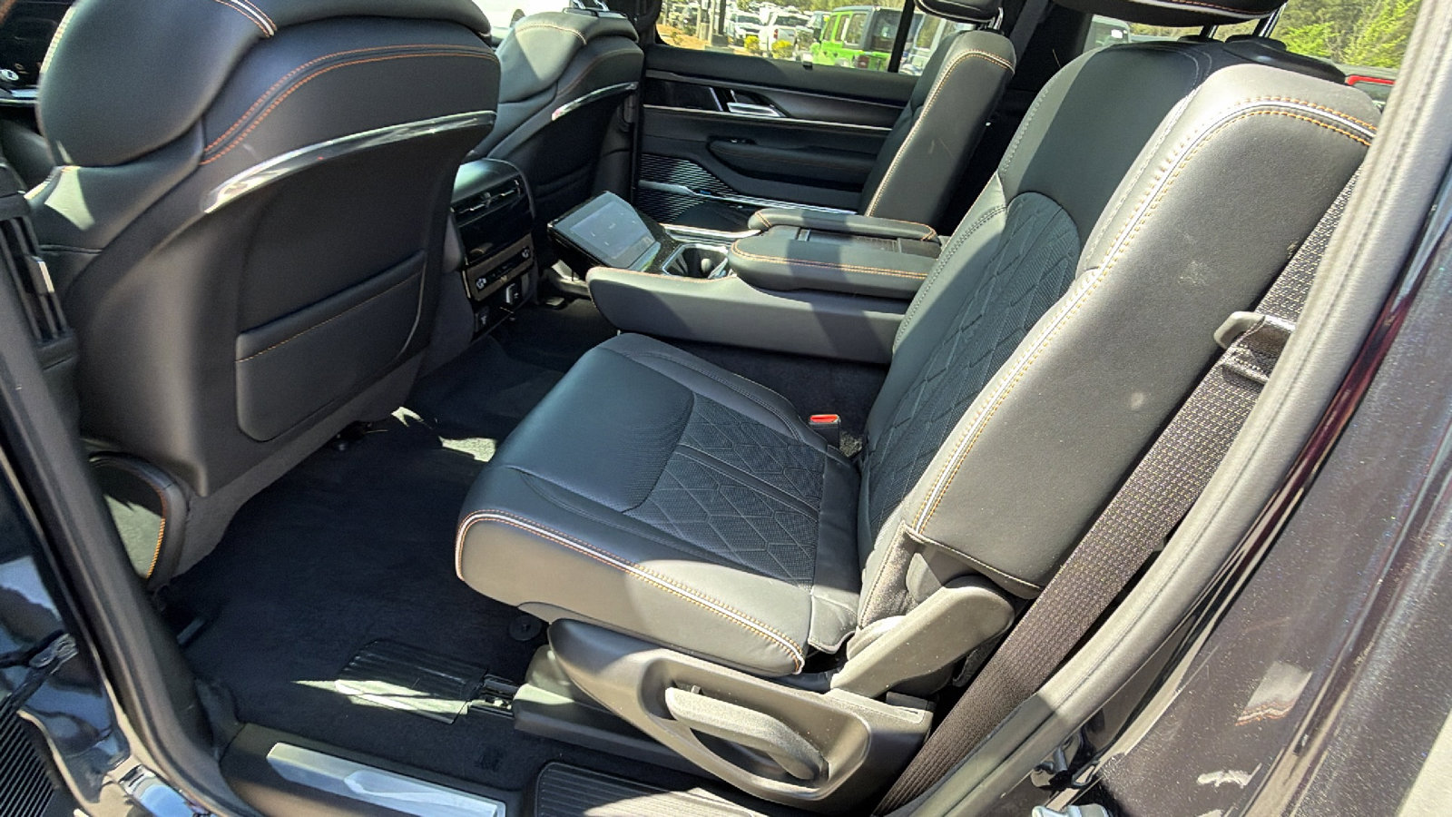Used 2025 Jeep Grand Wagoneer Series III w/ Quick Order Packagew 28T AWD/4WD image 25