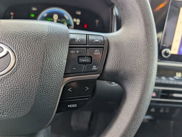 Used 2025 Toyota Camry LE FWD image 12