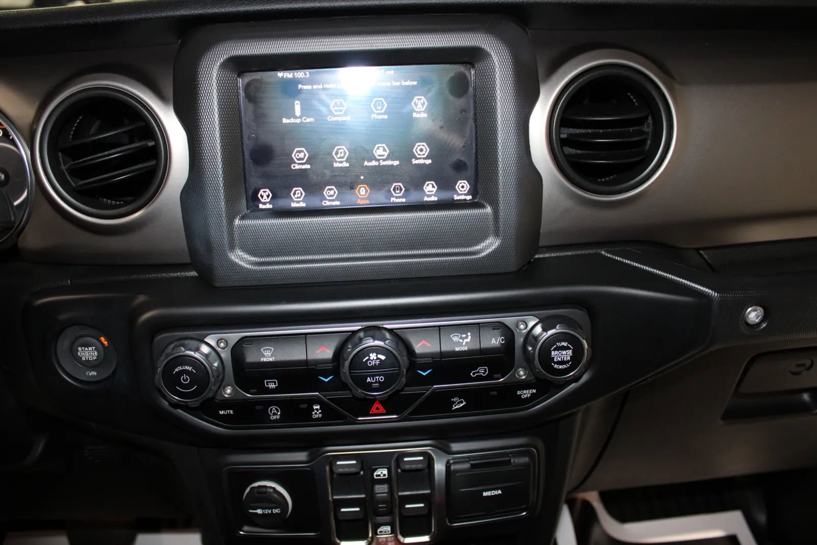 Used 2020 Jeep Wrangler Unlimited Sport S image 25