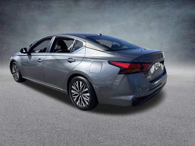 Used 2024 Nissan Altima 2.5 SV image 11