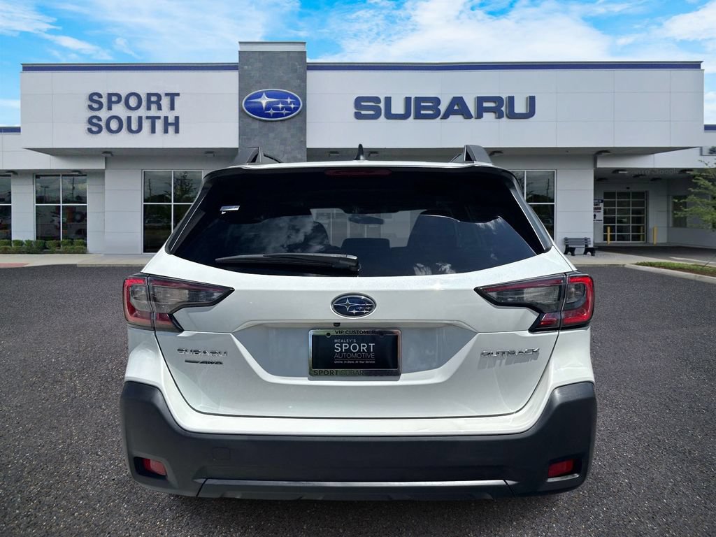 Used 2024 Subaru Outback Premium AWD/4WD image 5