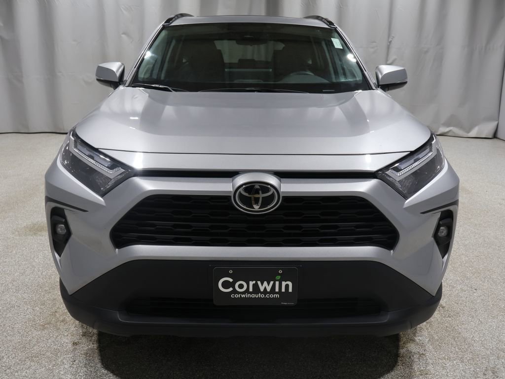 Used 2023 Toyota RAV4 XLE Premium image 8