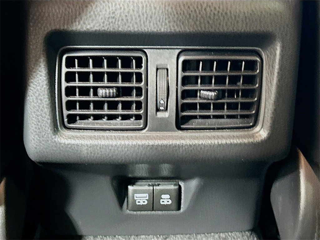 Used 2025 Toyota Camry SE w/ Convenience Package image 21