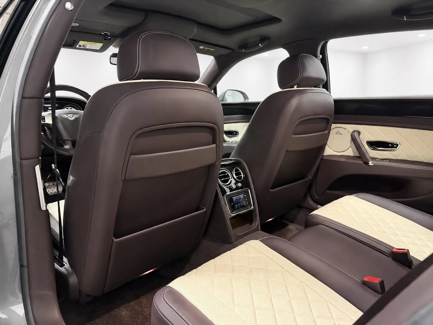 Used 2018 Bentley Flying Spur S W12 AWD/4WD image 14
