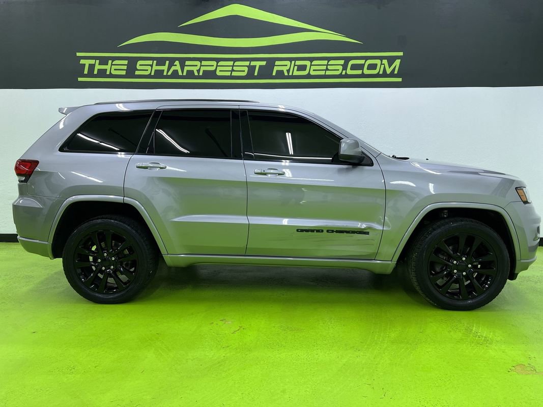 Used 2020 Jeep Grand Cherokee Altitude AWD/4WD image 11