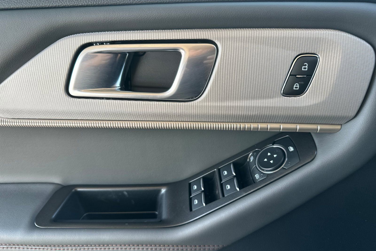 New 2026 Ford Explorer Active image 11