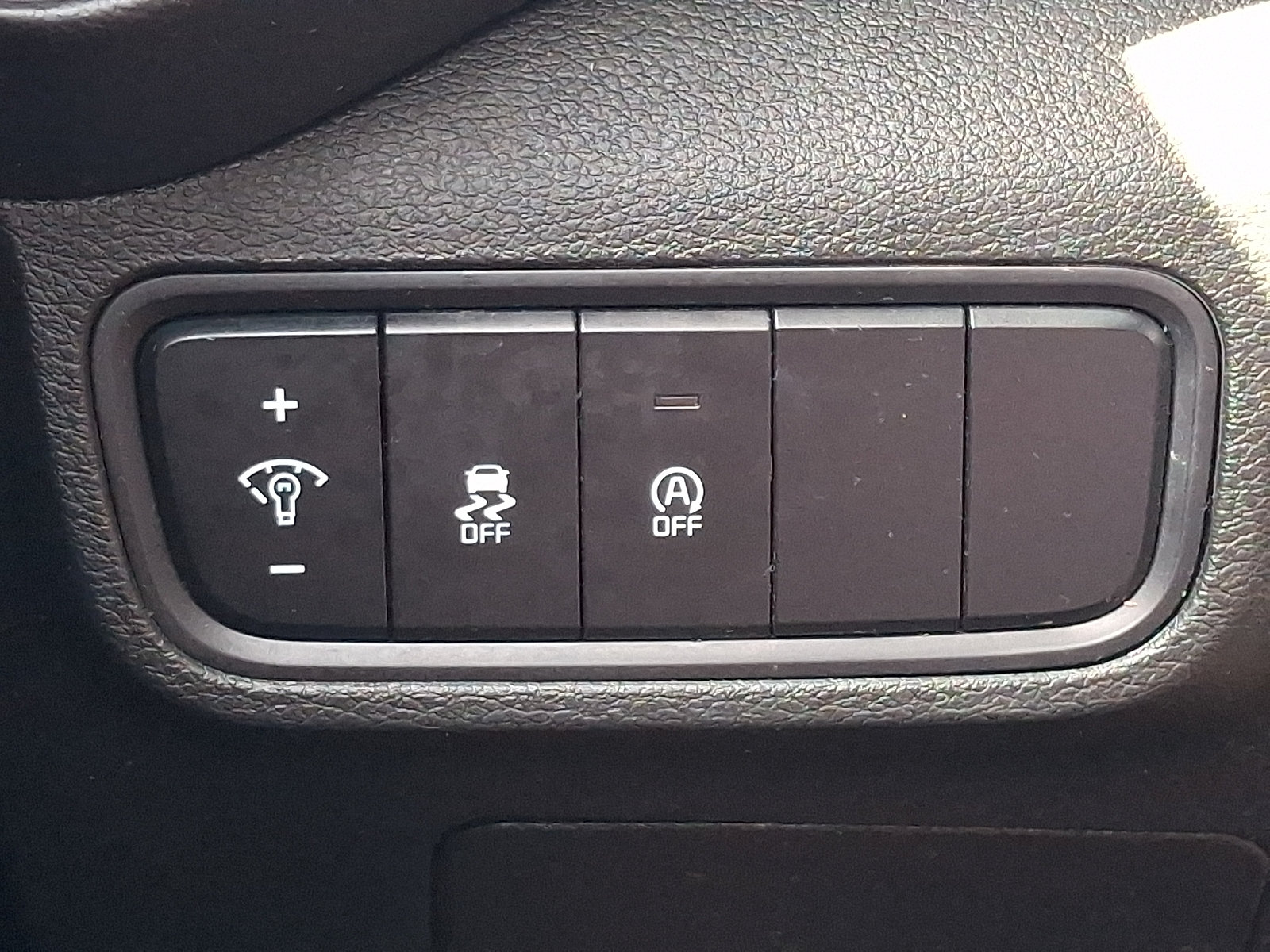 Used 2023 Kia Soul LX w/ LX Technology Package FWD image 25