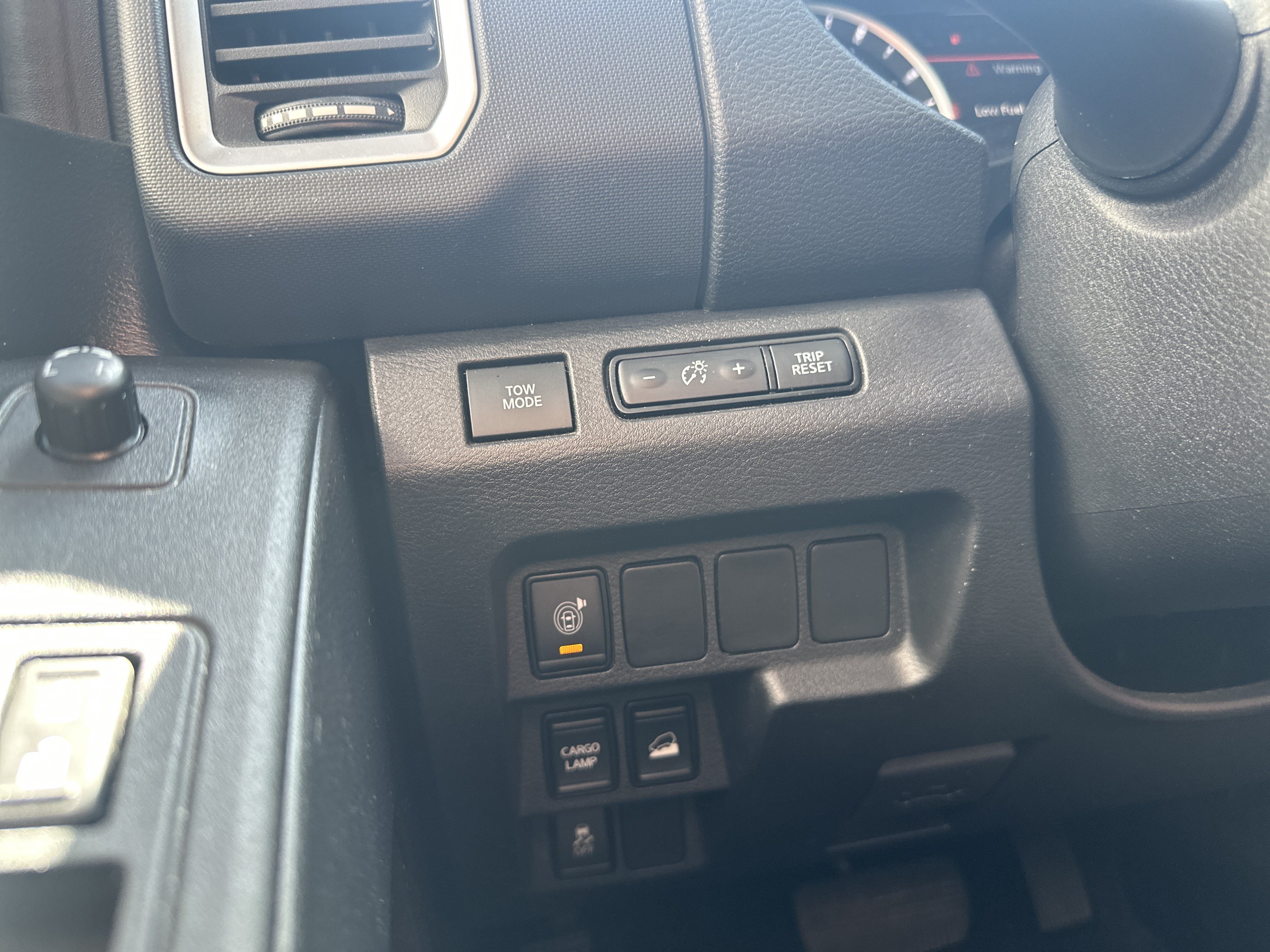 Used 2022 Nissan Frontier SV w/ Technology Package AWD/4WD image 40