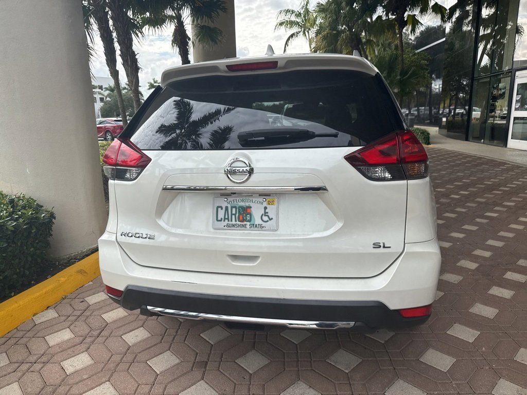 Used 2018 Nissan Rogue SL w/ Premium Package image 8