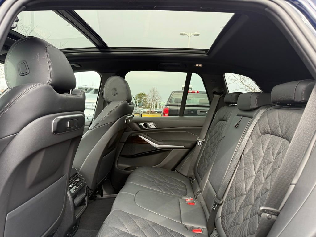 Used 2024 BMW X5 xDrive40i w/ Parking Assistance Package image 15