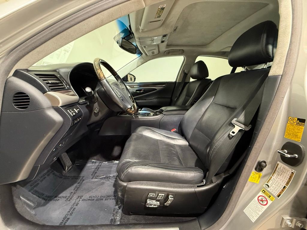 Used 2014 Lexus LS 460 w/ Comfort Package image 12
