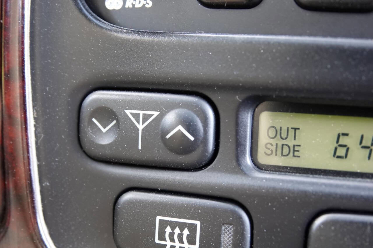 Used 2002 Toyota Land Cruiser AWD/4WD image 94