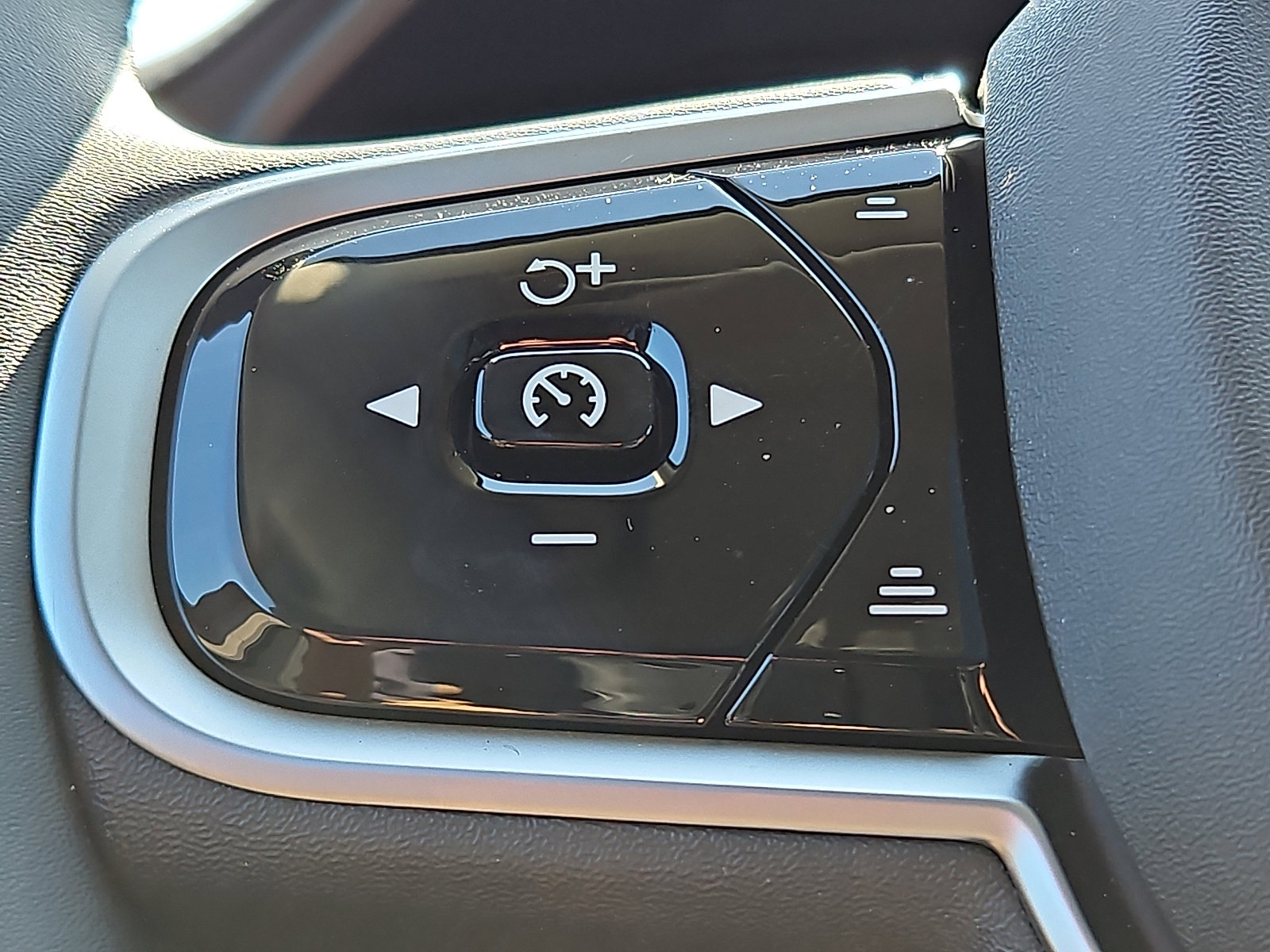 New 2026 Volvo XC90 B6 Ultra image 19