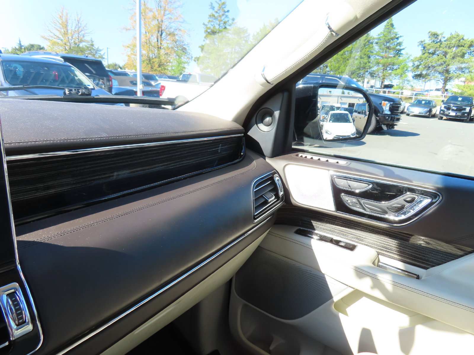 Used 2023 Lincoln Navigator Black Label AWD/4WD image 24