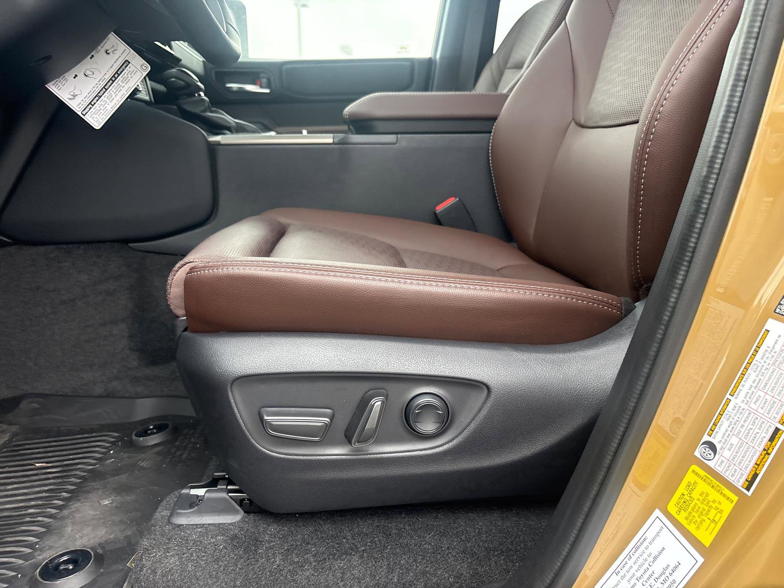 Used 2025 Toyota Land Cruiser image 18