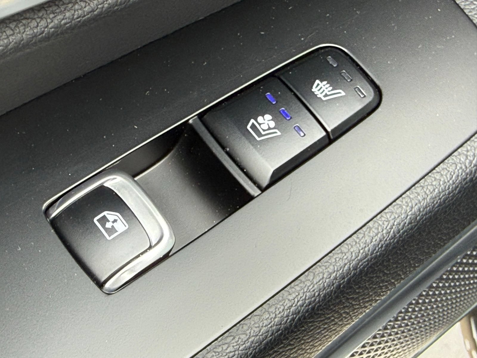 Used 2024 Kia Telluride SX Prestige AWD/4WD image 25