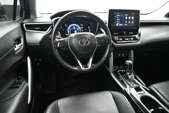 Used 2024 Toyota Corolla Cross XLE w/ Convenience Package AWD/4WD image 11