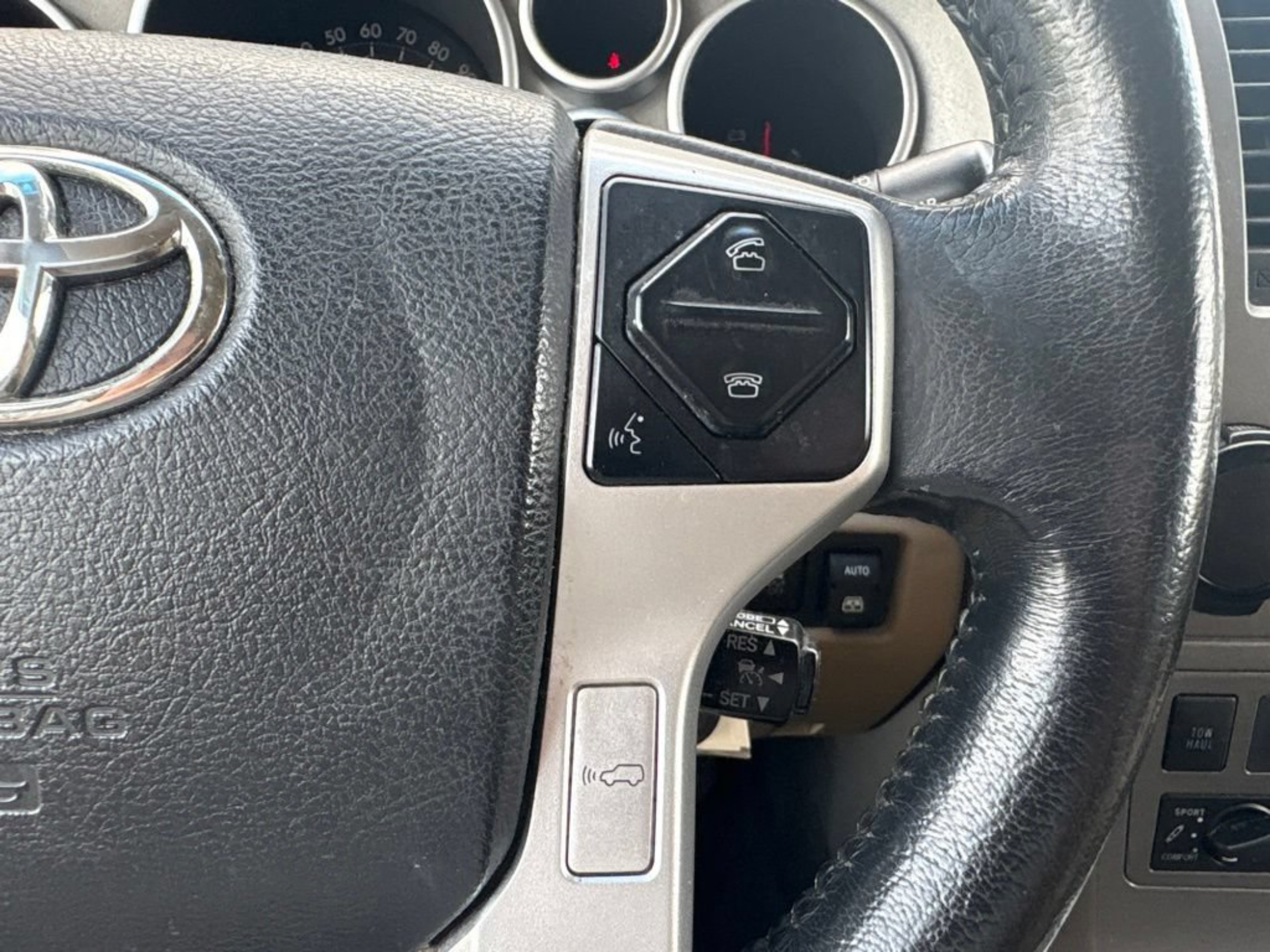 Used 2016 Toyota Sequoia Platinum RWD image 9