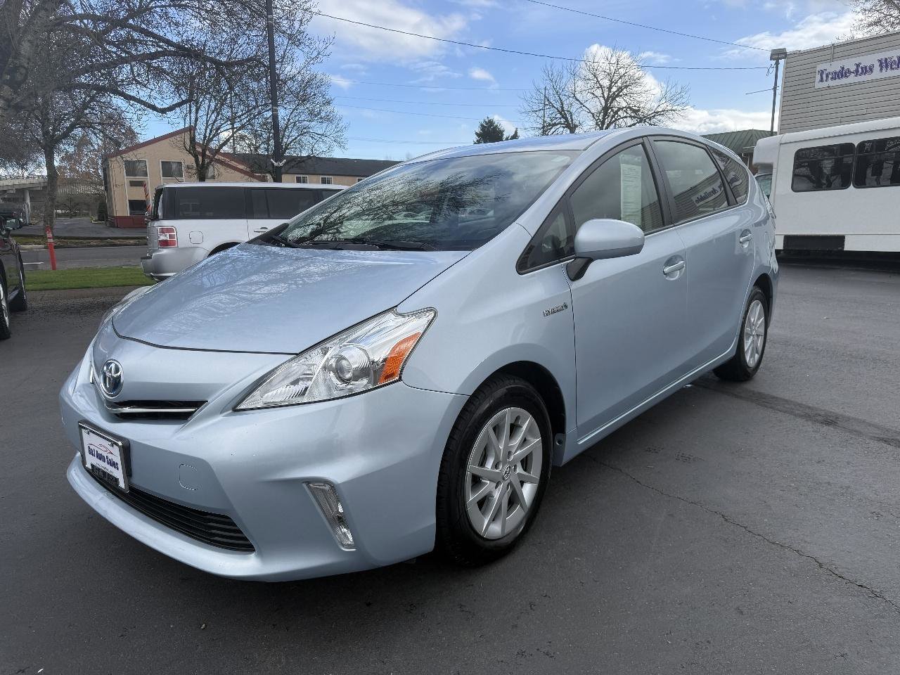 Used 2014 Toyota Prius V Two image 2