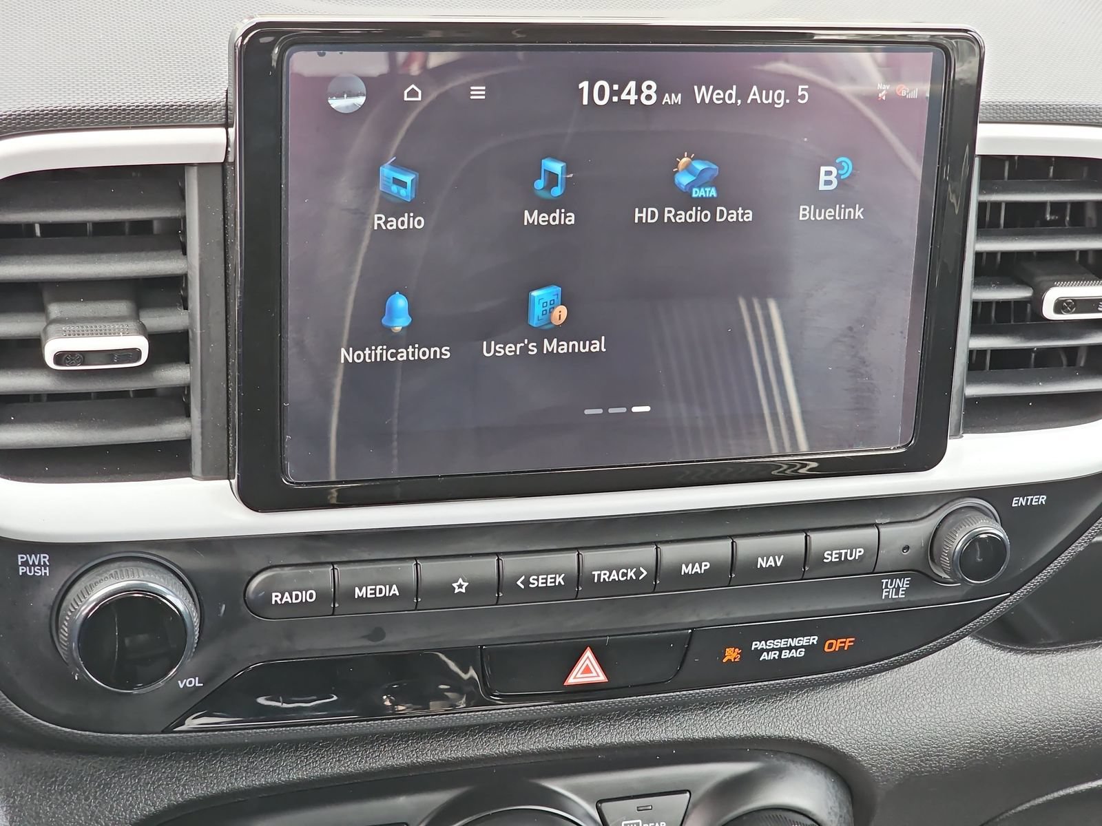 Certified 2025 Hyundai Venue Limited FWD image 23