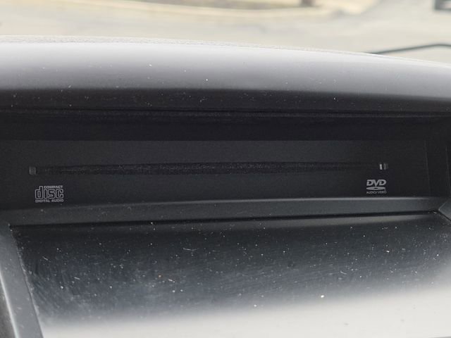 Used 2015 Chrysler Town & Country Touring FWD image 5